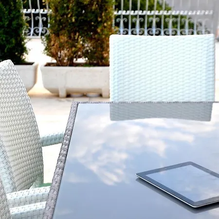 Deluxe Stone House Appartamento